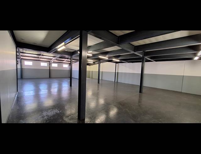 550M² WAREHOUSE TO LET IN CHAMDOR