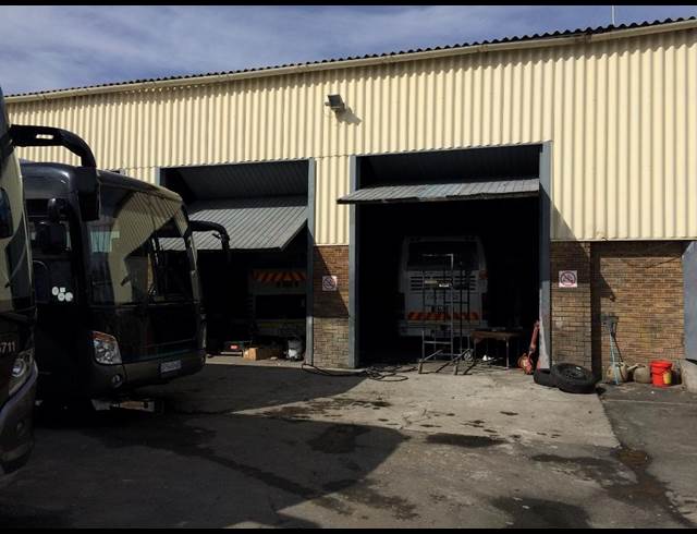 700M² FACTORY RENTED IN AIRPORT INDUSTRIA