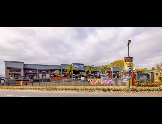 450M² RETAIL TO LET IN RIVERSIDE INDUSTRIAL PARK