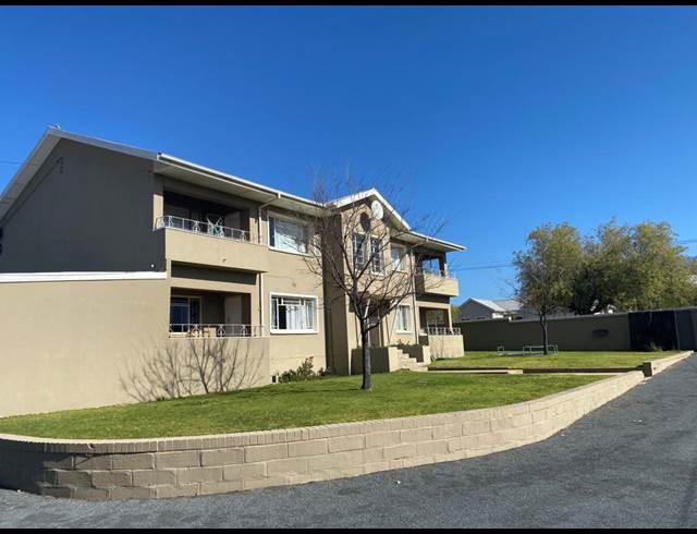 2 bed property to rent in LANGERUG