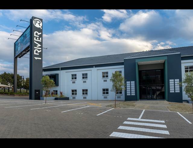 586M² OFFICE TO LET IN VORNA VALLEY