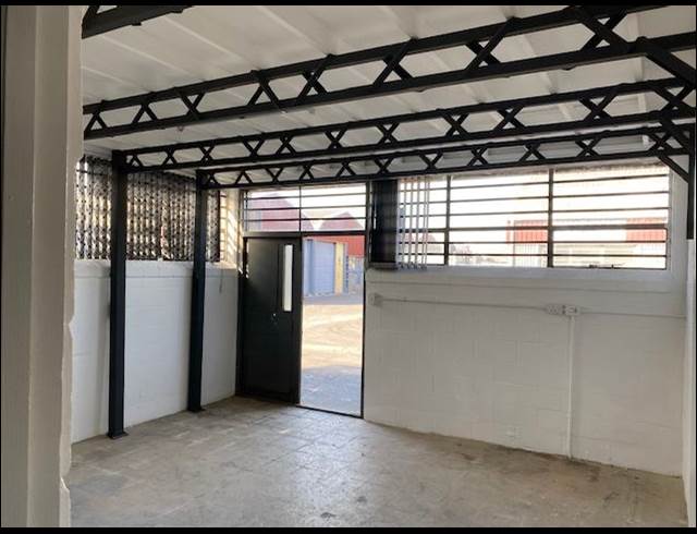 475M² WAREHOUSE TO LET IN RETREAT