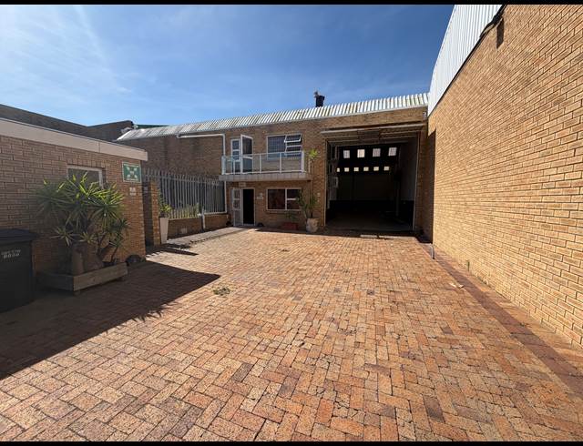 900M² WAREHOUSE TO LET IN SAXENBURG PARK 1