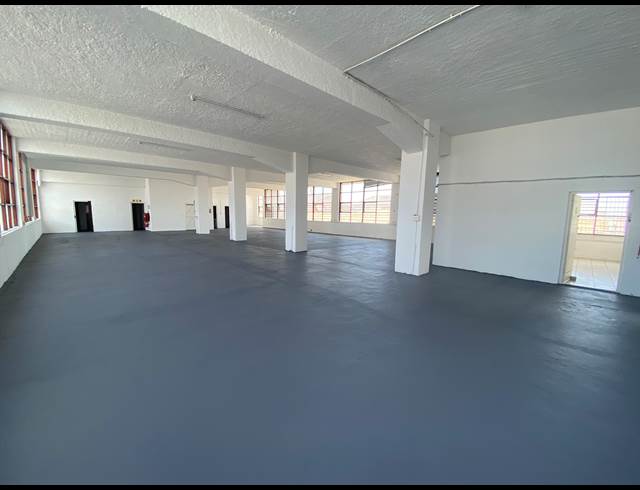 482M² BUSINESS CENTRE TO LET IN PAARDEN EILAND