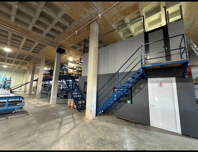 1,545.70M² WAREHOUSE TO LET IN COSMO BUSINESS PARK