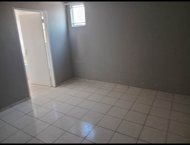 1 BEDROOM FREEHOLD TO LET IN COSMO CITY