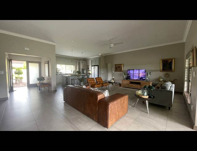 2 BEDROOM HOUSE TO LET IN BATELEUR ESTATE
