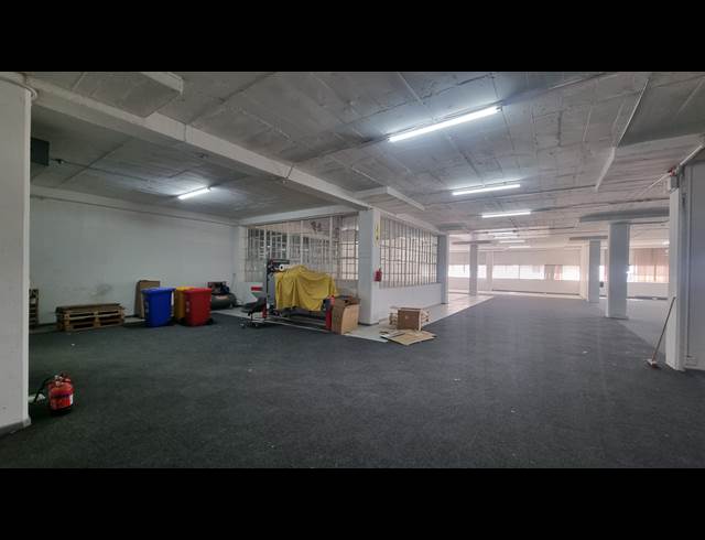850M² WAREHOUSE TO LET IN SALT RIVER