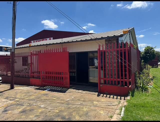 99M² WAREHOUSE TO LET IN AMALGAM