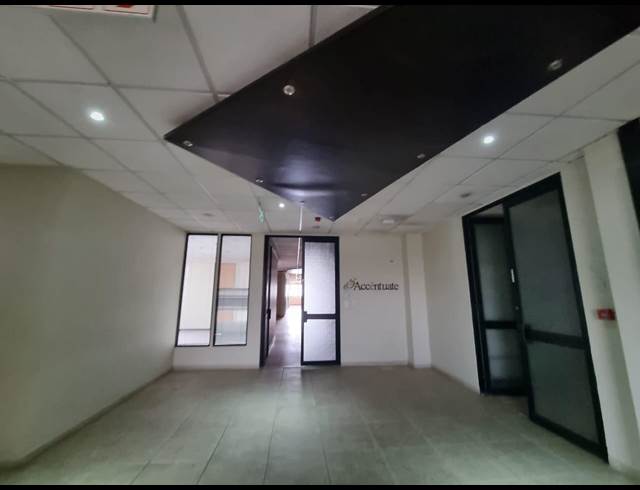 3,651M² OFFICE TO LET IN STEELEDALE