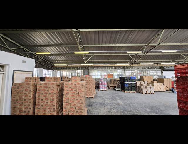 1,200M² FACTORY TO LET IN LEA GLEN