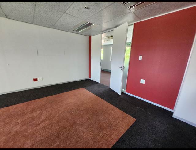 313M² OFFICE TO LET IN RANDJESPARK