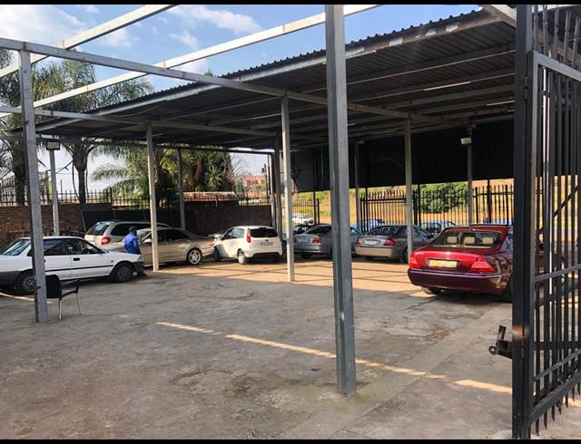 395M² SHOWROOM TO LET IN LAUDIUM