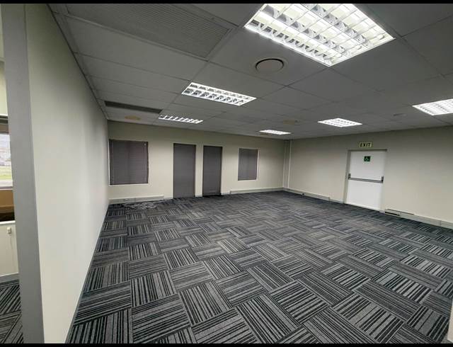 161M² OFFICE TO LET IN DURBANVILLE CENTRAL