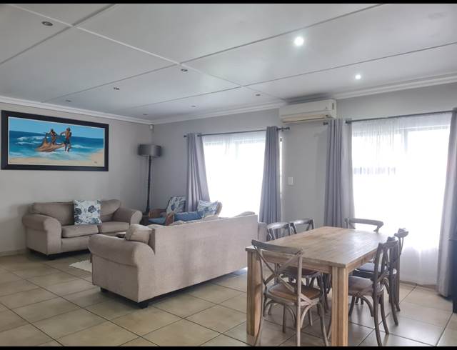 3 BEDROOM DUET TO LET IN BIRDSWOOD