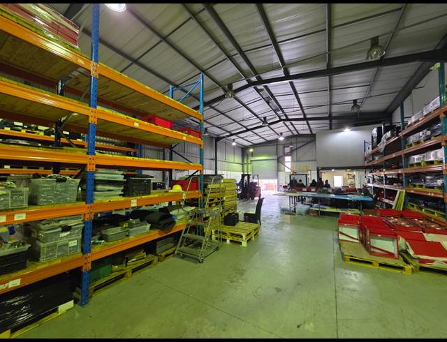 474M² WAREHOUSE TO LET IN SOMERSET WEST CENTRAL