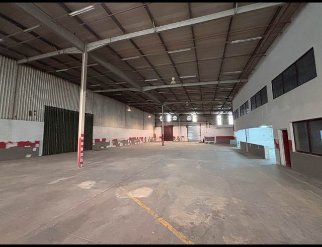2,500M² WAREHOUSE TO LET IN PHOENIX INDUSTRIAL