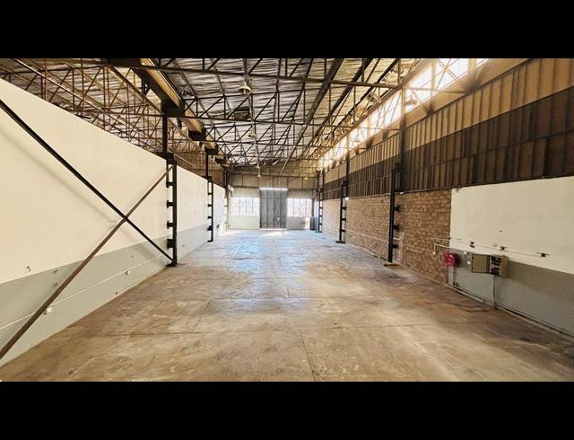 656M² WAREHOUSE TO LET IN LEA GLEN