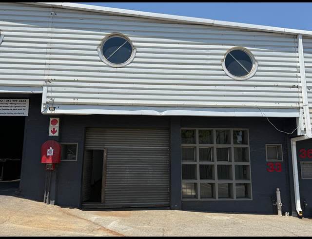 125M² WAREHOUSE TO LET IN HALFWAY HOUSE