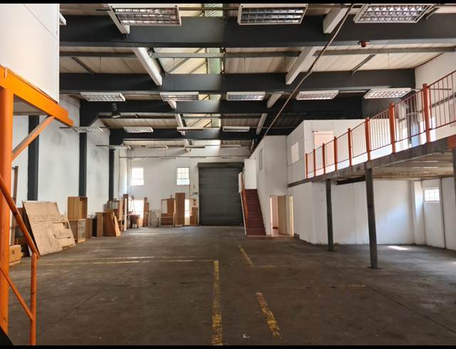 607M² WAREHOUSE TO LET IN MAXMEAD