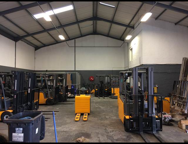 485M² WAREHOUSE TO LET IN PAROW INDUSTRIAL