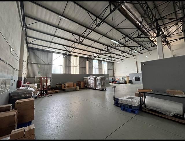 1,008M² FACTORY TO LET IN RIVERHORSE VALLEY