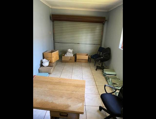 850M² INDUSTRIAL YARD TO LET IN AVOCA