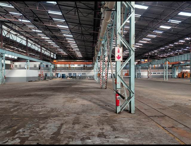 12,000M² FACTORY TO LET IN CLAYVILLE