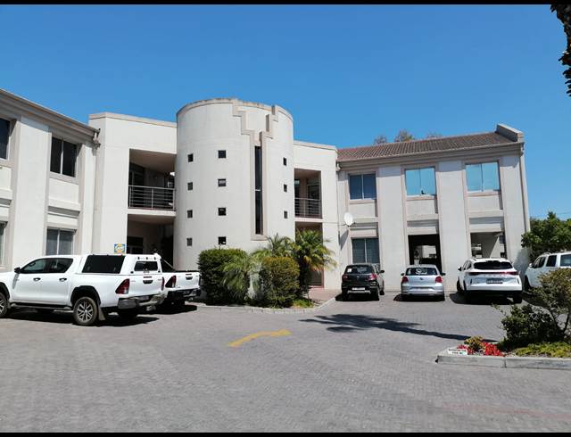 100M² OFFICE TO LET IN WELLWAY PARK