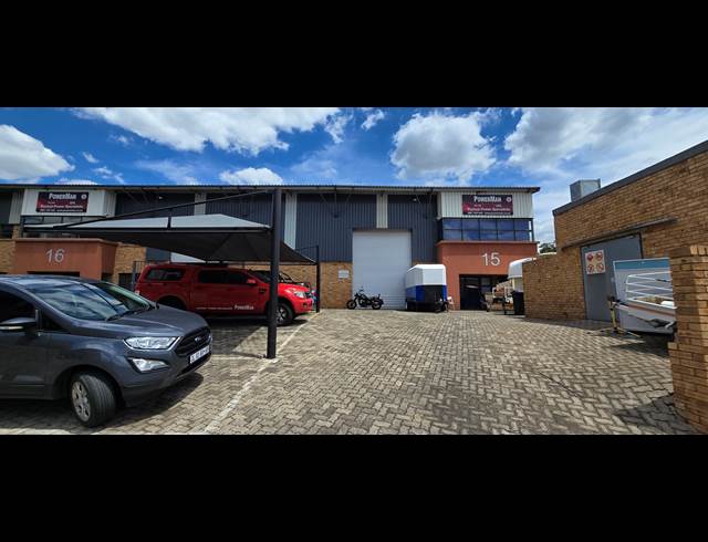 561M² WAREHOUSE TO LET IN LASER PARK