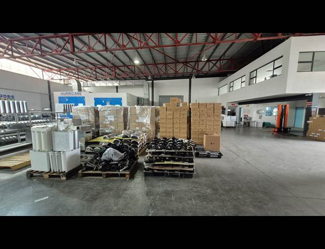 900M² FACTORY TO LET IN APEX