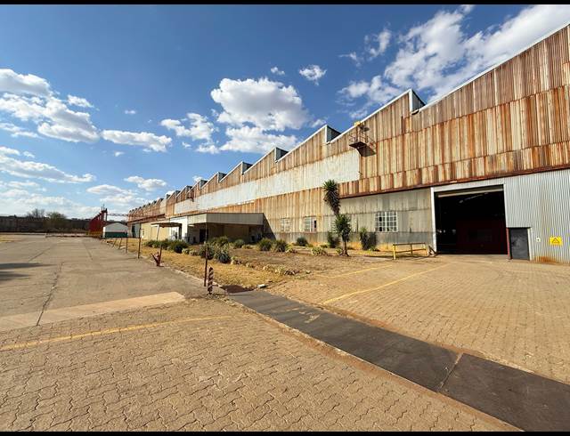 8,000M² WAREHOUSE TO LET IN DUNCANVILLE