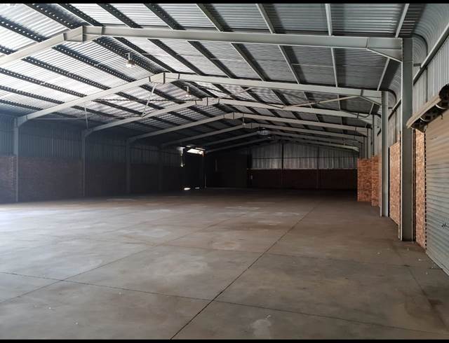 1,300M² WAREHOUSE TO LET IN BRENTWOOD PARK
