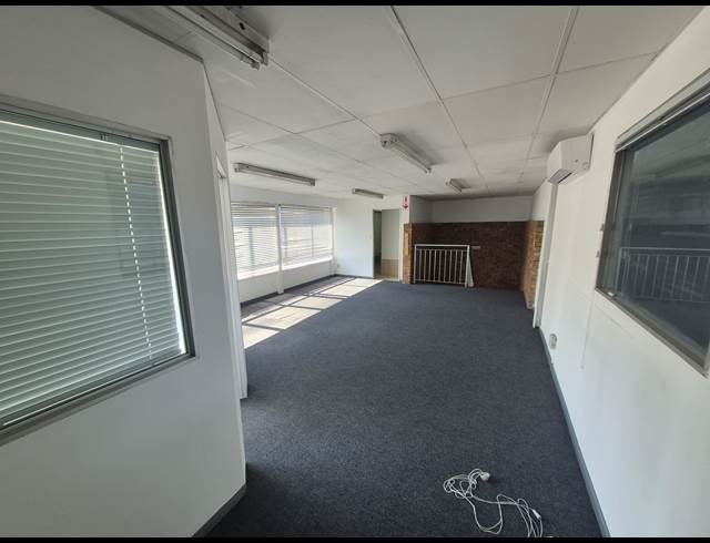 400M² FACTORY TO LET IN BENROSE