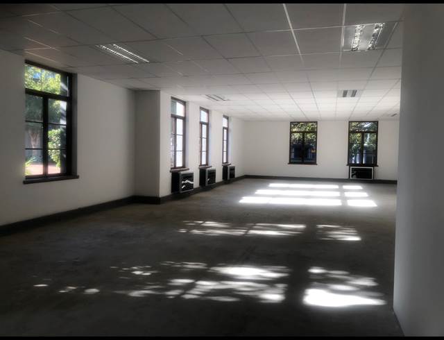 188M² OFFICE TO LET IN WIERDA VALLEY