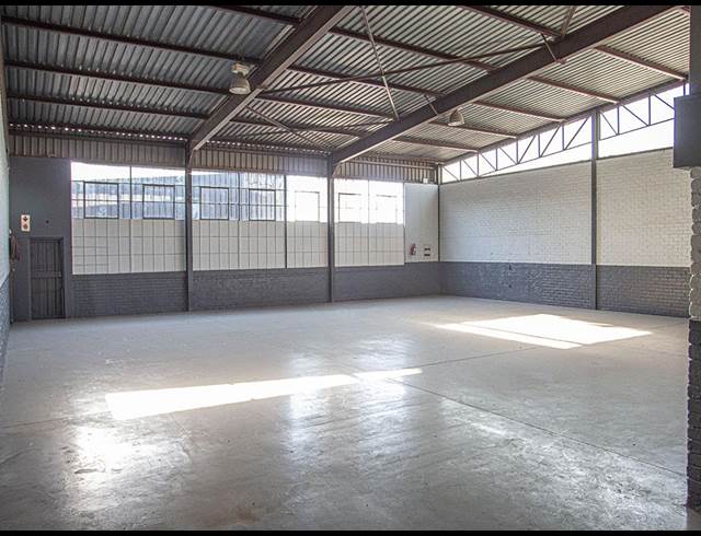 724M² WAREHOUSE TO LET IN HALFWAY HOUSE