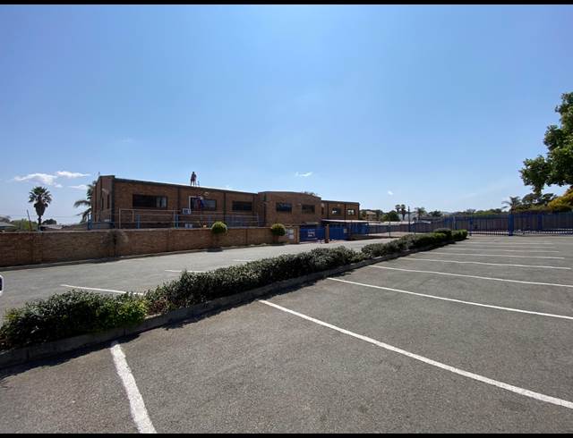 1,400M² WAREHOUSE TO LET IN PRINCESS AH