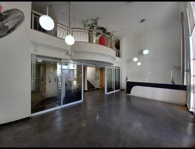 203M² OFFICE TO LET IN BRYANSTON