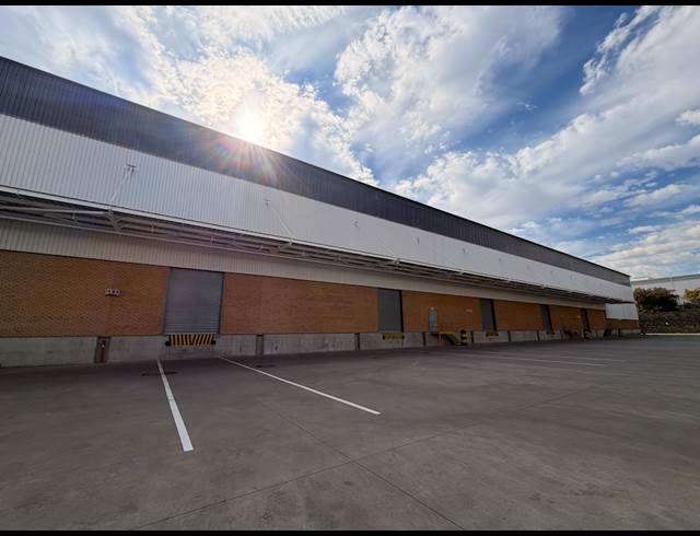 13,926M² WAREHOUSE TO LET IN GOSFORTH PARK