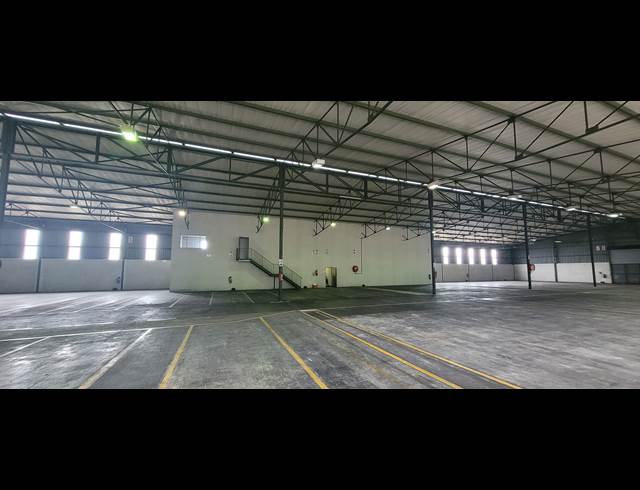 3,660M² WAREHOUSE TO LET IN WHITE RIVER CENTRAL