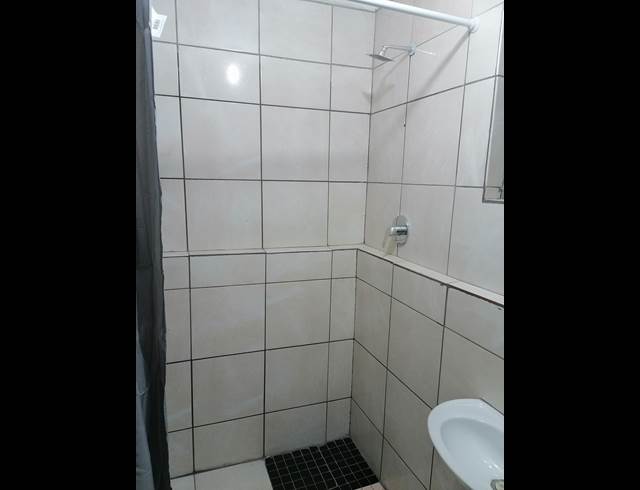 1 bed property to rent in WANNENBURGHOOGTE