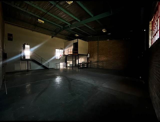 294M² WAREHOUSE TO LET IN EASTGATE