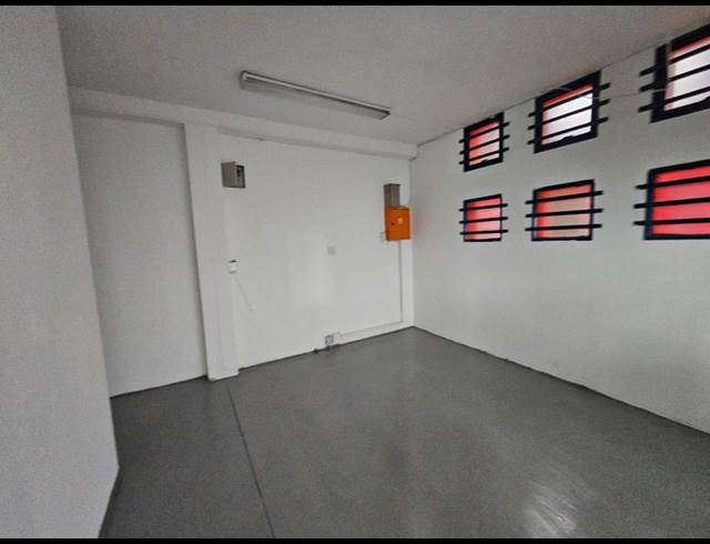 154M² WAREHOUSE TO LET IN STEELEDALE