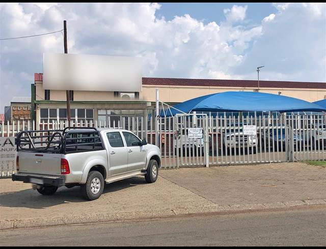 2,400M² WAREHOUSE TO LET IN SPARTAN