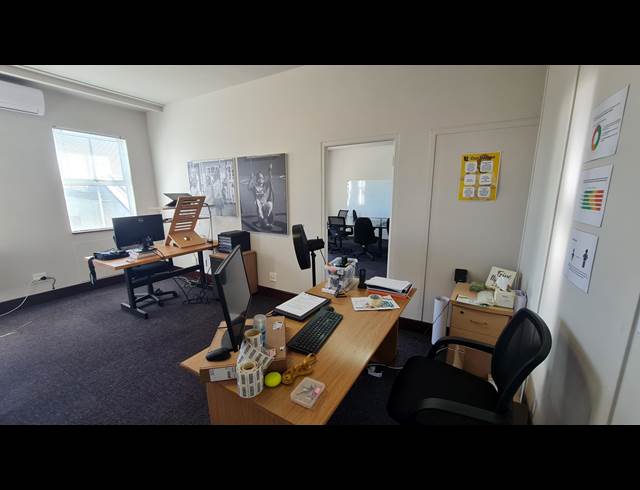 185M² OFFICE TO LET IN WESTLAKE