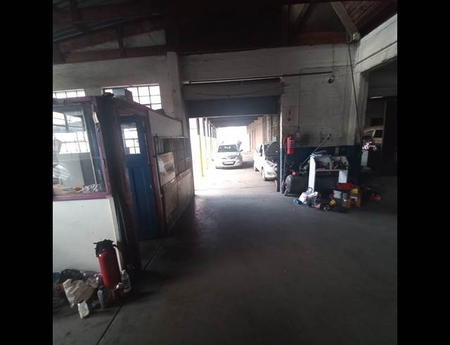 270M² WAREHOUSE TO LET IN CITY WEST