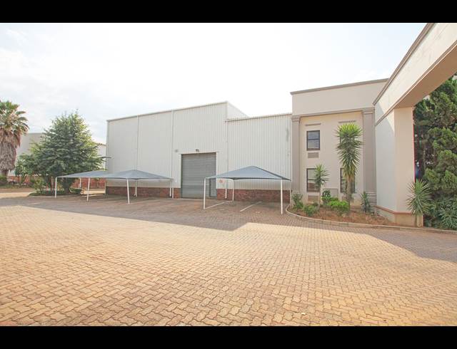 1,060M² WAREHOUSE TO LET IN RANDJESPARK