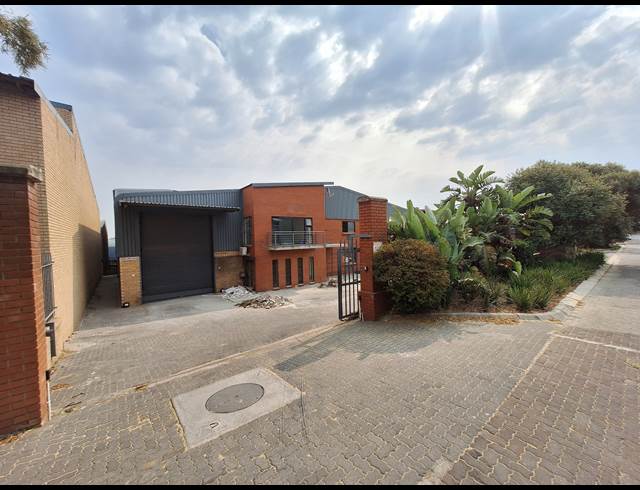 846M² WAREHOUSE TO LET IN NORTH RIDING