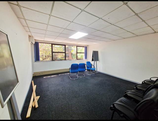 260M² OFFICE TO LET IN HOUGHTON ESTATE