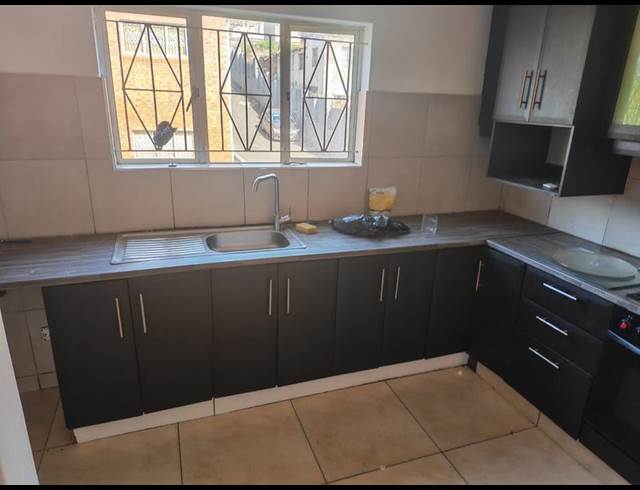 2 BEDROOM PROPERTY TO RENT IN OVERPORT